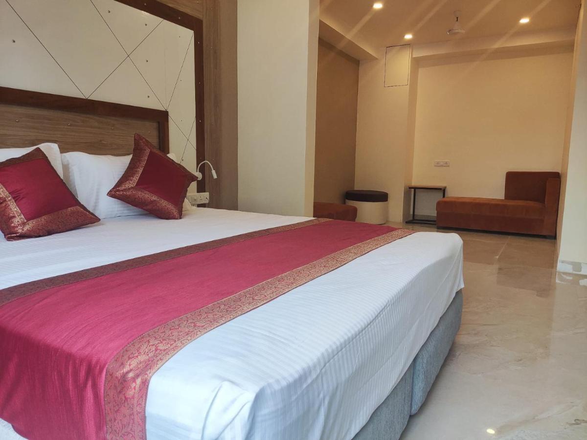 Hotel Xenia Varanasi Exterior photo